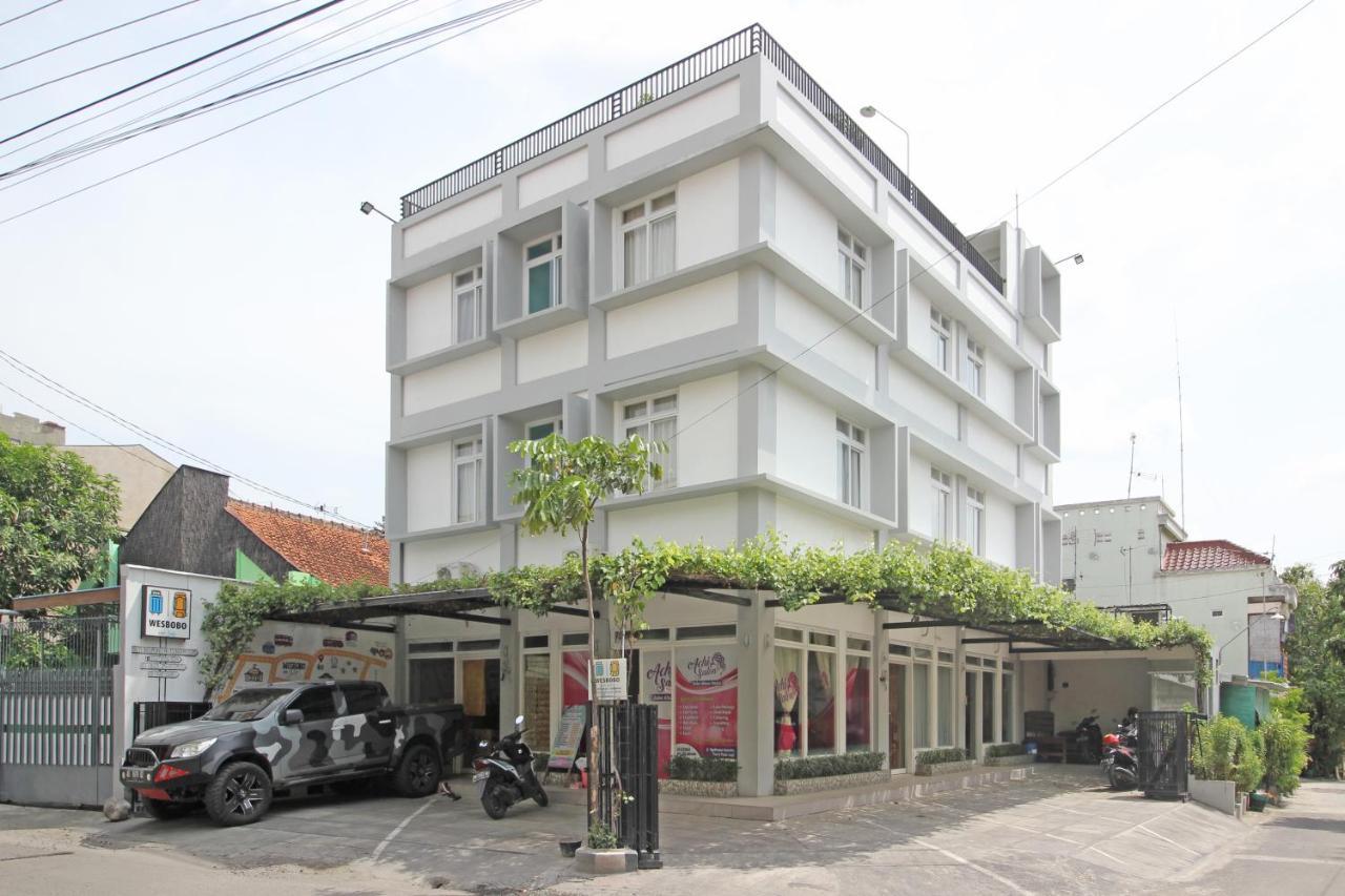 Hotel Reddoorz Near Solo Balapan Station Exteriér fotografie
