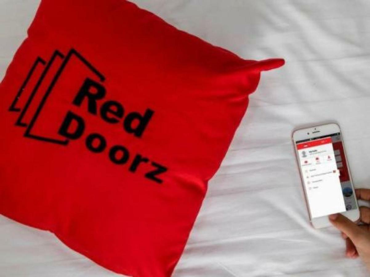 Hotel Reddoorz Near Solo Balapan Station Exteriér fotografie